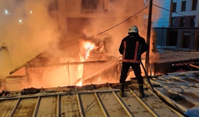 Malatya Çarşı İnşaatında Korku Dolu Gece: Geçici İş Yerleri Kül Oldu