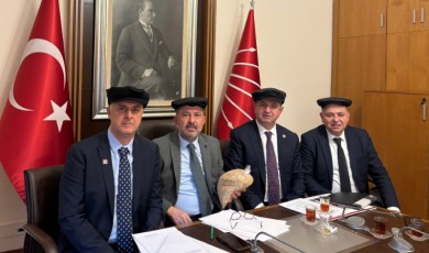 Meclis'te Gıda Alarmı! Veli Ağbaba: "Vatandaşa At, Eşek, Kanguru Eti Yediriliyor, Sadece Dün 300 Kişi Zehirlendi"