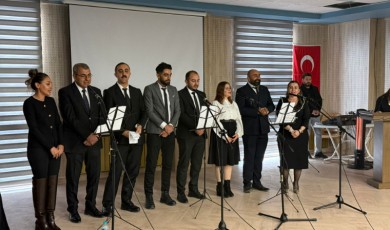 Öğrencilerden Öğretmenlerine Şiirler Ve Müzik Ziyafeti: Kuluncak’ta Anlamlı Kutlama