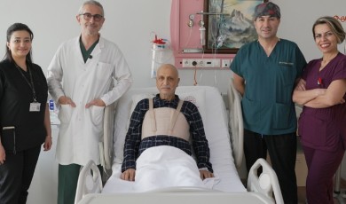 Türkiye'ye Örnek Oldular! Malatya'da Nadir Görülen İki Kalp Sorunu 5 Saatte Başarıyla Giderildi!