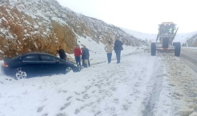 Yeşilyurt–Çelikhan Arasında Karla Mücadele! Trafik Açıldı Ama Uyarılar Devam Ediyor