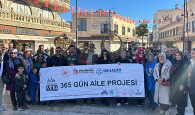 Aile Mentorluğu Eğitimleri Güneydoğu'nun Tarihiyle Taçlandı! 40 Öğretmen Ailesiyle Gezdi
