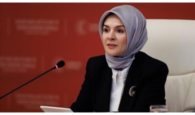 Bakan Göktaş Çalışanlarla İlgili Düzenlemeyi Açıkladı: Analık İzni 16 Haftadan 24 Haftaya Yükseliyor