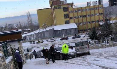 Barış Yıldız Yetkililere Sordu: Vatandaş Yollarda Kayarken Belediye Ekipleri Neredeydi?