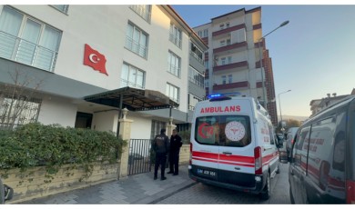 Çöşnük Mahallesi'nde Korkutan Olay: Fenalaşan Kadının Ölümü Şüpheli Bulundu