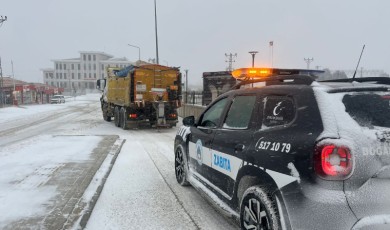 Doğanşehir Beyaza Büründü! Belediye Ekipleri Kar Karşısında Teyakkuza Geçti