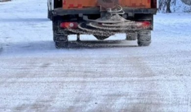 Kritik Noktalarda Tuzlama... Yeşilyurt’ta Kar Timleri Sahada!