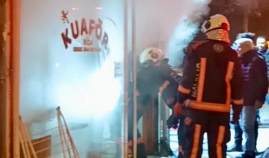 Kuaförde Şüpheli Yangın: İtfaiye Ekipleri Yangının Sebebini Araştırıyor