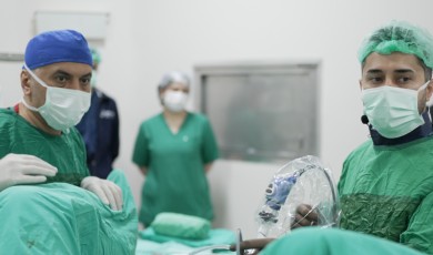 Malatya Sağlıkta Gövde Gösterisi Yaptı! Ameliyat Odasından Tüm Türkiye’ye Canlı Yayın...