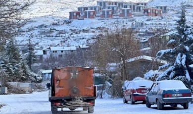 Malatya'da Kar Yolları Kapattı! Vali Yavuz Kritik Güzergahları Açıkladı
