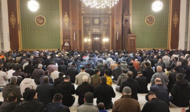 Malatya'da Regaib Kandili Huşu İçinde İdrak Edildi: Kernek Karagözlüler Camii Doldu Taştı