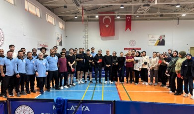 Malatya'nın Masa Tenisi Şampiyonları Belli Oldu: Yurtların En İyileri Şimdi Bölge İçin Raket Sallayacak