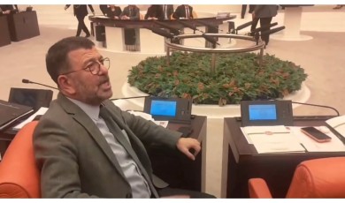 TBMM'de Gerginlik: "Ak Parti Vekilleri Ortada Yok, 'Salla Başı Al Maaşı' Bitti!"