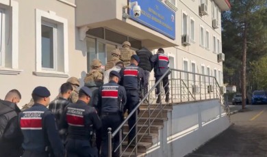 Vatandaşı Soyan Çeteye Geçit Yok: 27 Şüpheli Tutuklandı, Bahis Baronlarının Mal Varlığına El Konuldu