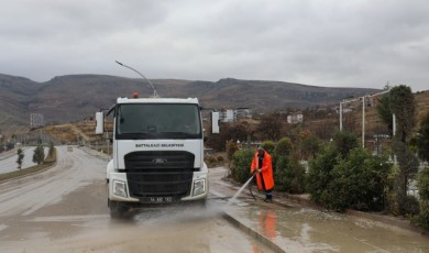 Yağışların Ardından Pınarbaşı Göleti Çevresinde Kapsamlı Temizlik Çalışması Gerçekleştirildi