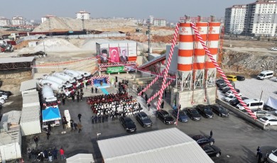 Yetmiş Milyon TL'lik Yatırım! Yeşilyurt, Şehrin İnşasını Hızlandıracak 2. Beton Santralini Açtı!