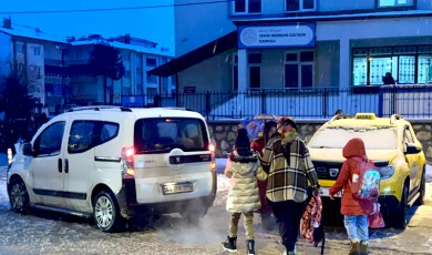 Dokuz İlçede Okullar Tatil Edildi Merkezde Ulaşım Çilesi Yaşandı