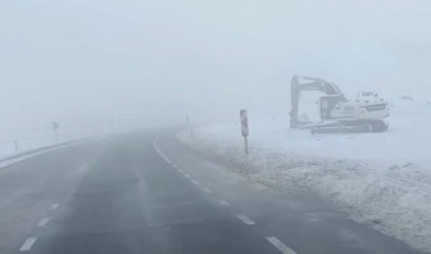 Kar Fırtınası Yolları Kapattı: Tır Ve Çekici Sürücülerine Geçiş İzni Yok