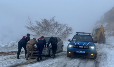 Kar ve Buzlanma Geçit Vermedi! Ekiplerin Zamanla Yarışı 47 Vatandaşı Kurtardı