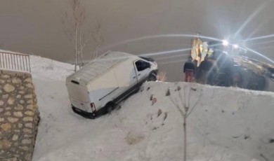 Kurtarma Operasyonu Felaketle Bitti: Metrelerce Yükseklikten Yere Çakıldı