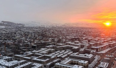 Malatya Yeni Çarşı Merkezi Kar Yağışıyla Birlikte Beyaza Büründü
