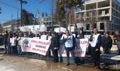 Malatya'da Sloganlar Yükseldi: Hemen Seçim İstiyoruz!