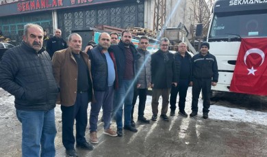 Özsan Sanayi Esnafı Gökyüzünü Ay Yıldızlı Bayrakla Donattı