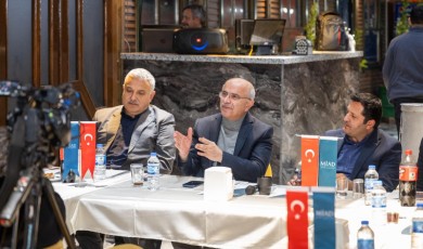 Sami Er İş İnsanlarıyla Buluştu: Malatya Spor Ve Kütüphaneler Şehri Olacak