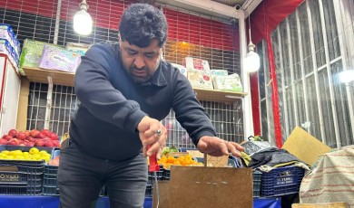 Soğuktan Ölen Kuşu Görünce Kolları Sıvadılar! İş Yerinin Duvarları Yuvaya Dönüştü