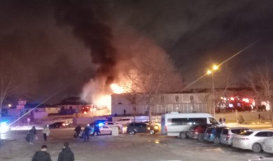 Yakınca Mahallesi’nde Korkutan Yangın: İşçilerin Kaldığı Konteynerler Alevlere Teslim Oldu