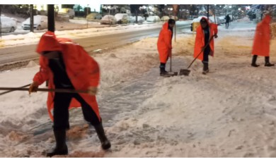Yüksek Kesimlerde Yol Açma Mesaisi Gece Boyunca Sürdü