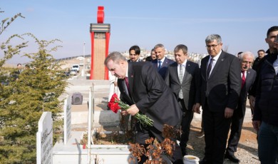 BBP Genel Başkanı Destici, Malatya'da Depremzede Ailelerle Bir Araya Geldi
