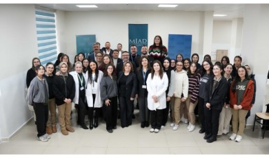 Depremin Üçüncü Yılında Fen Lisesi Öğrencilerine Ücretsiz Eğitim ve Göz Taraması...