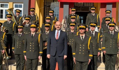 Doğanşehir Fen Lisesi’nde Askeri Bando Sesleri Yankılandı