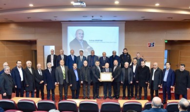 Ekonomi Yazarı Vahap Munyar Artık Malatya Ticaret Ve Sanayi Odasının Şeref Üyesi
