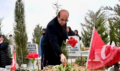 Geçit: Her Bir Mezar Dinmeyen Bir Sızının Hatırasıdır