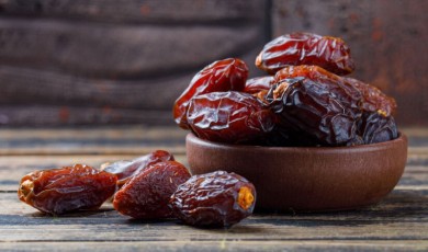 Hurma Alırken Sağlığınızdan Olmayın: Dışı Parlayan Meyveler Sandığınız Kadar Masum Değil