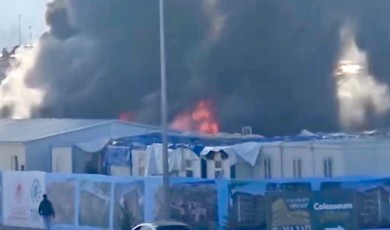 İşçi Yatakhanelerinde Çıkan Yangın 24 Konteyneri Kül Etti