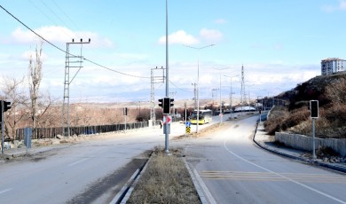 Malatya Büyükşehir Belediyesi Yeni Yerleşim Alanlarındaki Trafik Sorununa Neşter Vuruyor