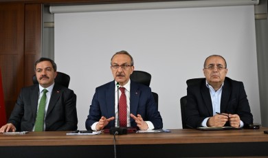 Malatya Valisi Seddar Yavuz Kayısı İçin Tüm Paydaşları Tek Masada Topladı