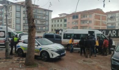 Malatya'da Şantiye Dönüşü Kaza! İşçileri Taşıyan Minibüs Otomobille Çarpıştı