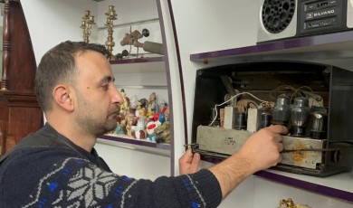 Malatyalı Berber Bayram Gaspak Antika Tutkusu Uğruna Mesleğini Bırakıp Müze Gibi İşletme Açtı
