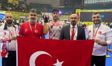 Malatyalı İshak Kocaman Hindistan’da Dünya Şampiyonu Oldu