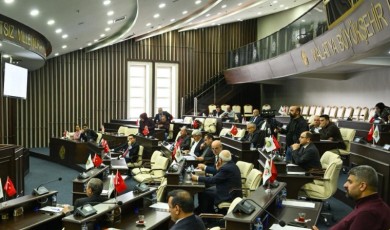Meclis Başkan Vekili Ramazan Ayhan Yönetiminde Kritik Maddeler Görüşüldü