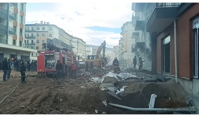 Niyazi Mahallesi'nde Yükselen Siyah Dumanlar Şehri Panikletti