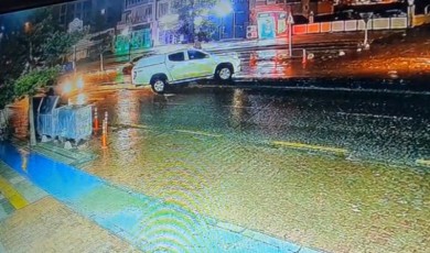 Trafiği Tehlikeye Atan Pikap Sürücüsü Tepkilerin Odak Noktası Oldu