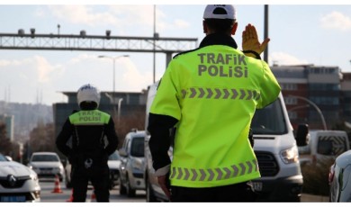 Trafikte Yeni Dönem Başladı: Kuralları İhlal Eden Sürücüleri Ağır Para Cezaları Bekliyor