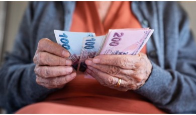 BAYRAM İKRAMİYESİ ödeme takvimi! 4.000 TL SSK, Bağ-Kur Ramazan Bayramı emekli ikramiyesi ne zaman hesaplara yatacak? İlk ödeme yarın yapılacak! İşte ödeme alacak SSK emeklileri..