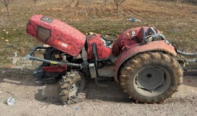 Doğanşehir'de Kontrolden Çıkan Traktör Devrildi! İki Kişi Yaralandı