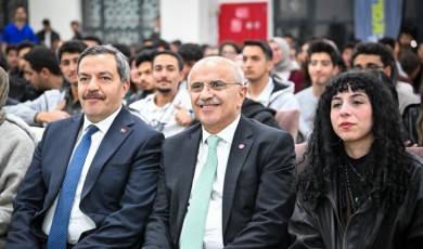 Gençler Yarıştı Büyükşehir Ödüllendirdi: Ramazan Gecesinde İbrahim Özdemir Birinci Oldu